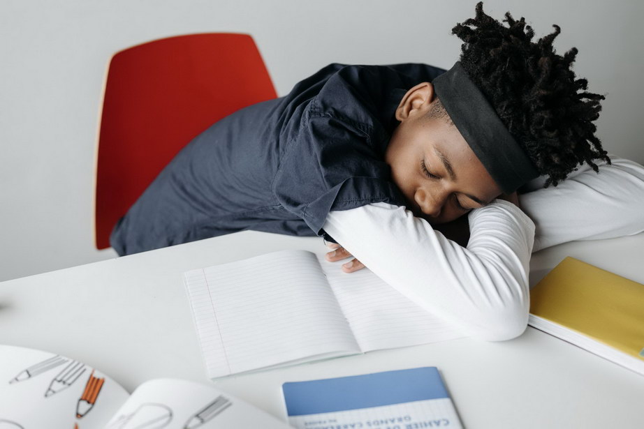 ilustrasi anak tidur