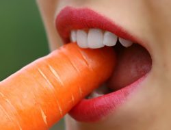 Gigi Rusak? Stop Konsumsi Makanan Jenis Ini!