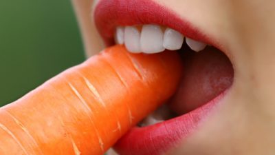 Gigi Rusak? Stop Konsumsi Makanan Jenis Ini!