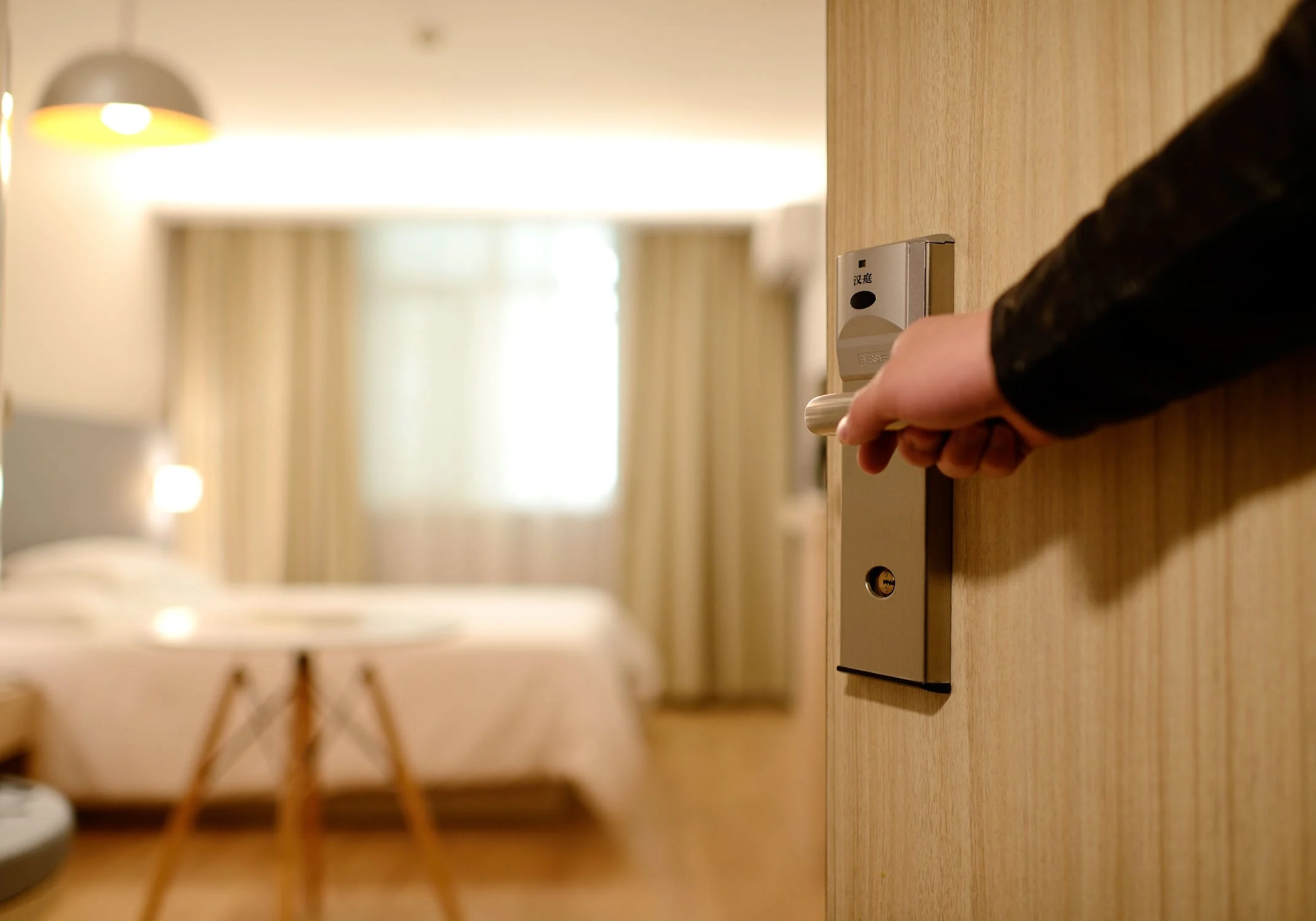 Hotel Ramadan | Efisiensi Hotel | Kades Pati | Kos Bebas | ilustrasi kamar hotel | rumah produksi film dewasa | Hotel Kota Semarang