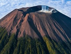 Gunung Slamet Berstatus Waspada! Intip Daftar Wisata yang ada di Sekitarnya