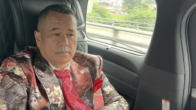 Tantang Rocky Gerung Duel Tinju di Atas Ring, Hotman Paris: Itu Hanya Candaan, Tapi..