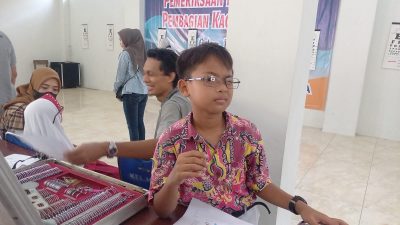 Hari Penglihatan Sedunia, Ratusan Pelajar di Blora Periksa Mata Gratis