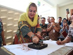 Mbak Ita Ingin Batik Warna Alam Jadi Ikon Khas Kota Semarang