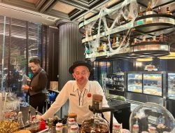 Suguhkan Kuliner Horor Nikmat, Begini Sensasi Halloween ala Rumah Tua di Restoran Semarang
