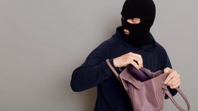 Ada-Ada Saja, Pelaku Perampokan di Hotel Semarang Ini Borgol Kawan Sendiri dengan Korban di Kamar