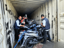 Cekal Kontainer Tujuan Timor Leste, Polda Jateng Gagalkan Ekspor Puluhan Motor dan Mobil Ilegal
