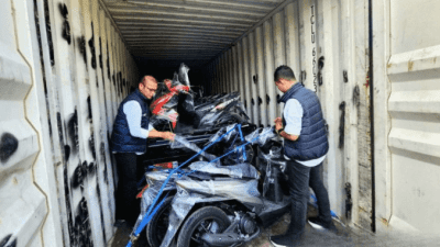 Cekal Kontainer Tujuan Timor Leste, Polda Jateng Gagalkan Ekspor Puluhan Motor dan Mobil Ilegal