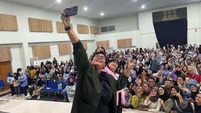 Singgah di Semarang, Nobar Film Adaptasi Novel ‘Laut Bercerita’ Bareng Sang Penulis Tembus 600 Penonton