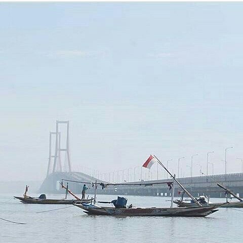 Jembatan Suramadu