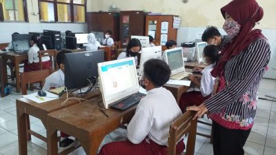 Meski Terbatas Sarpras, ANBK Gelombang 1 di Kota Semarang Berjalan Lancar