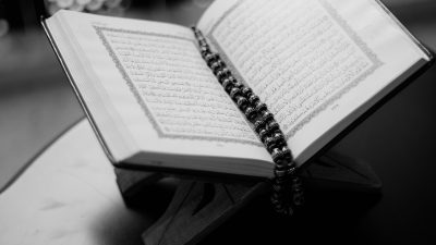 Berikut 5 Amalan Penting di Malam 1 Rajab, Lengkap dengan Bacaan Doanya