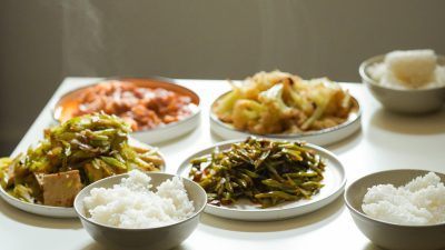 4 Kesalahan Besar Saat Sahur, Salah Satunya Makan Mie Instan!