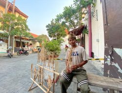 Gaet Wisatawan, Pemandu Wisata Hidupkan Wisata Kota Lama Semarang dengan Cara Ini