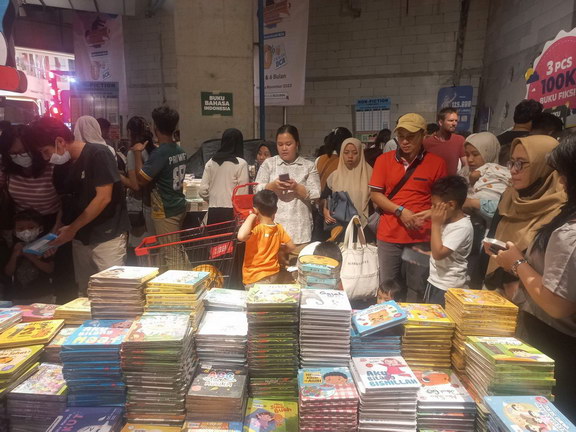 Big Bad Wolf Semarang