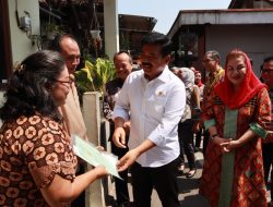 Penyerahan PTSL, Mbak Ita Minta Masyarakat Bijak Manfaatkan Sertifikat Tanah
