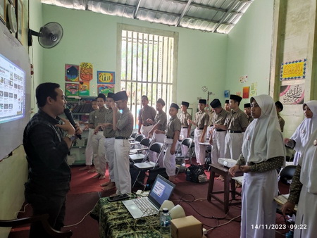 Edukasi Berdemokrasi Pelajar SMP