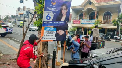 Petugas Gabungan Tertibkan APS Liar Langgar Aturan Kampanye Pemilu