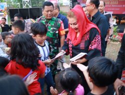 Dikenal Dekat dengan Anak-anak, Ini Alasan Mbak Ita Sering Bagikan Alat Tulis