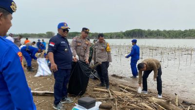 Tanam Mangrove Pulau Arnavat, Puncak Peringatan HUT ke-73 Ditpolairud Polda Jateng