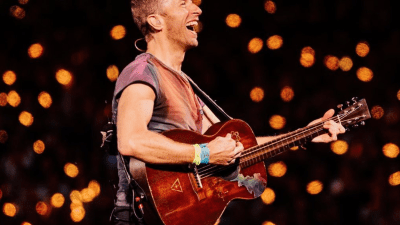 Chris Martin ‘Coldplay’ Beri Pantun Kocak Saat Konser di Jakarta: Pinjam Dulu Seratus
