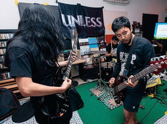 band unless semarang