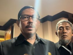 Bantah Insentif Guru Agama Dihilangkan, Nana Sudjana: Malah Kami Tambah Asuransi