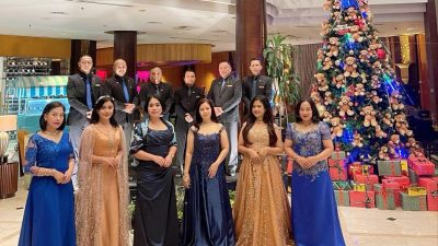 Hotel Ciputra Semarang Hiasi Pohon Natal Setinggi 3 Meter