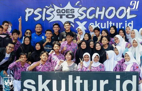 PSIS Goes To School