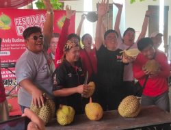 700 Durian Dinikmati Bersama Warga Semarang Acara Kampanye Santuy Caleg PSI