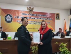 Mbak Ita Selesaikan Program Studi Doktor Administrasi Publik dengan IPK Sempurna 4.00