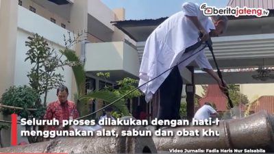 Video Museum Ranggawarsita Bersihkan Koleksi 9 Meriam Berusia Ratusan Tahun