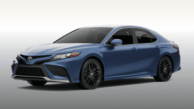 Sedan Legendaris Makin Canggih, Begini Spesifikasi Toyota Camry 2024, Fitur Hiburan Apple dan Android Ada Semua