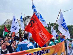 Partai Buruh Unjuk Rasa Perdana Sebagai Parpol, Tak Terima UMK Jateng 2024 yang Telah Ditetapkan