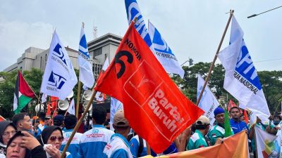 Partai Buruh Unjuk Rasa Perdana Sebagai Parpol, Tak Terima UMK Jateng 2024 yang Telah Ditetapkan