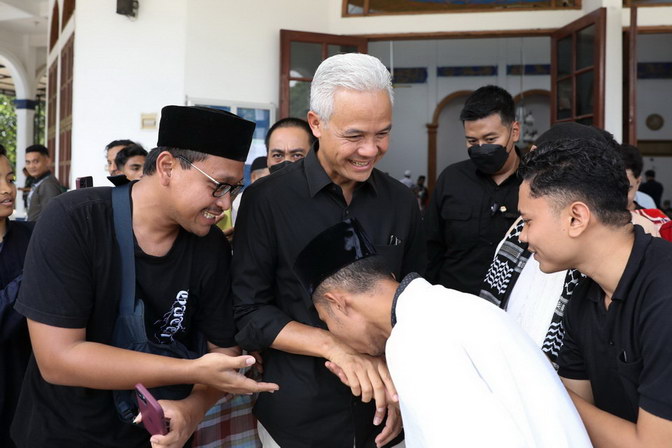 ganjar pranowo | Ganjar Warga
