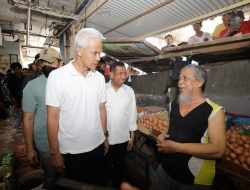 Kunjungi Pasar Tradisional Balikpapan, Ganjar Ungkap 3 Strategi Atasi Harga Bahan Pokok yang Melambung