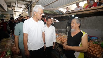 Kunjungi Pasar Tradisional Balikpapan, Ganjar Ungkap 3 Strategi Atasi Harga Bahan Pokok yang Melambung