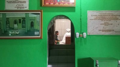 Masuki Masa Kampanye, Caleg Serbu Makam Leluhur di Semarang