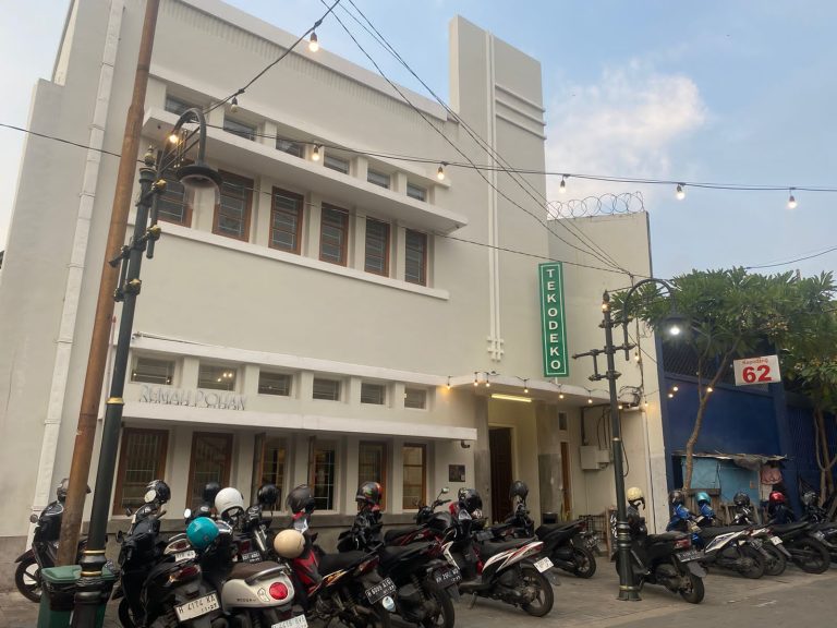 Tekodeko Koffiehuis // deket stasiun tawang