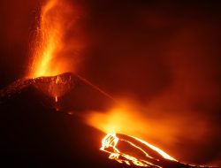 Gunung Marapi Meletus, Ini Dampak Negatifnya