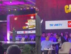 Viral Video Prabowo Tarik Jaket Menteri Bahlil Saat Debat Cawapres, Ada Apa?