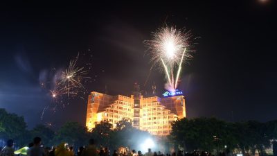 Pergantian Tahun Baru Hotel Ciputra Semarang Penuh Cahaya Kembang Api