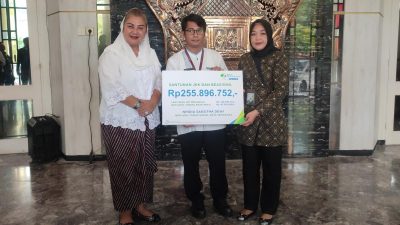 Pemkot Semarang Serahkan Klaim Jaminan Kecelakaan Kerja untuk Pegawai Non-ASN