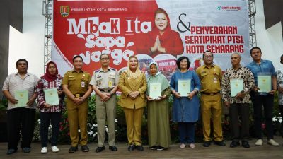 Senangnya Warga Candisari, Walikota Semarang Serahkan Langsung Sertifikat Tanah Program PTSL