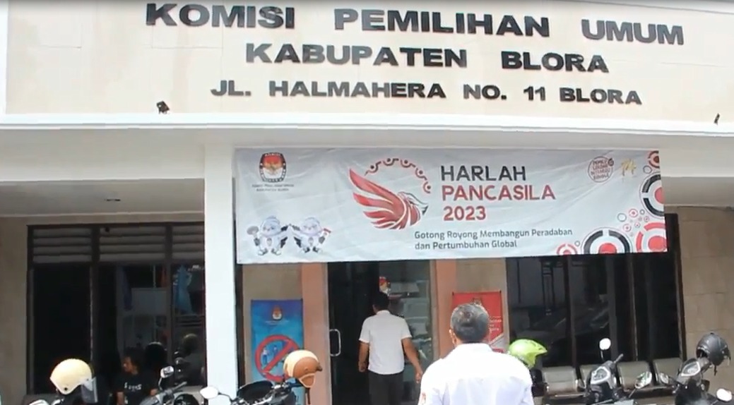 KPU Copot Sekretariat PPS di Blora Lantaran Ikut Bagikan Kaos Caleg