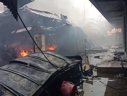 Kebakaran Hebat Terjadi di Pasar Ngawen Blora, Ratusan Kios Ludes 