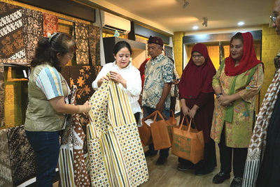 Puan Batik warna Alam