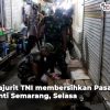 Koramil Semarang bersihkan Pasar Surtikanti
