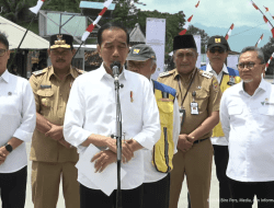 Jokowi Gelontorkan Rp1,36 Triliun untuk Perbaikan Jalan di Jateng, Gaet Suara Kontra Jalanan Rusak Era Ganjar?